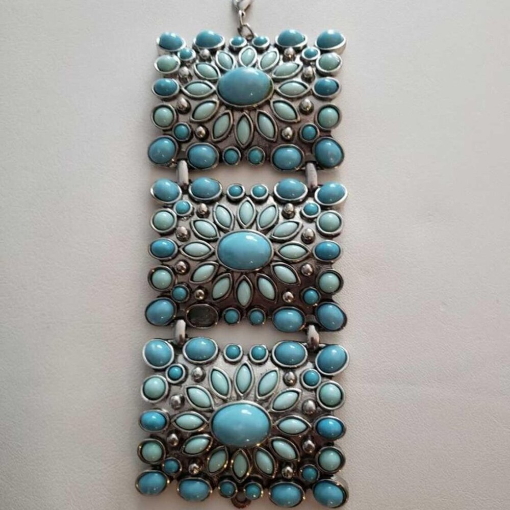 TURQUOISE-TONED AND SILVER-COLORED BRACELET